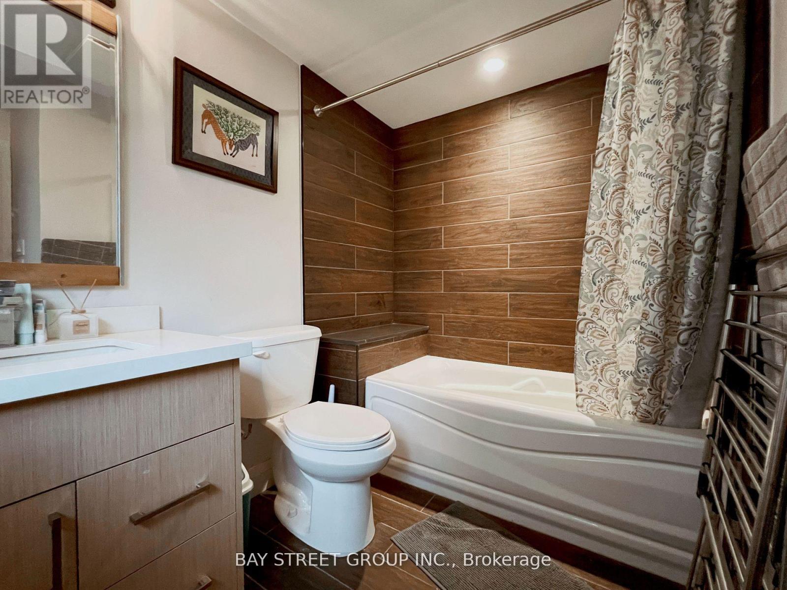 16 Enfield Avenue, Toronto, Ontario  M8W 1T8 - Photo 11 - W12492540