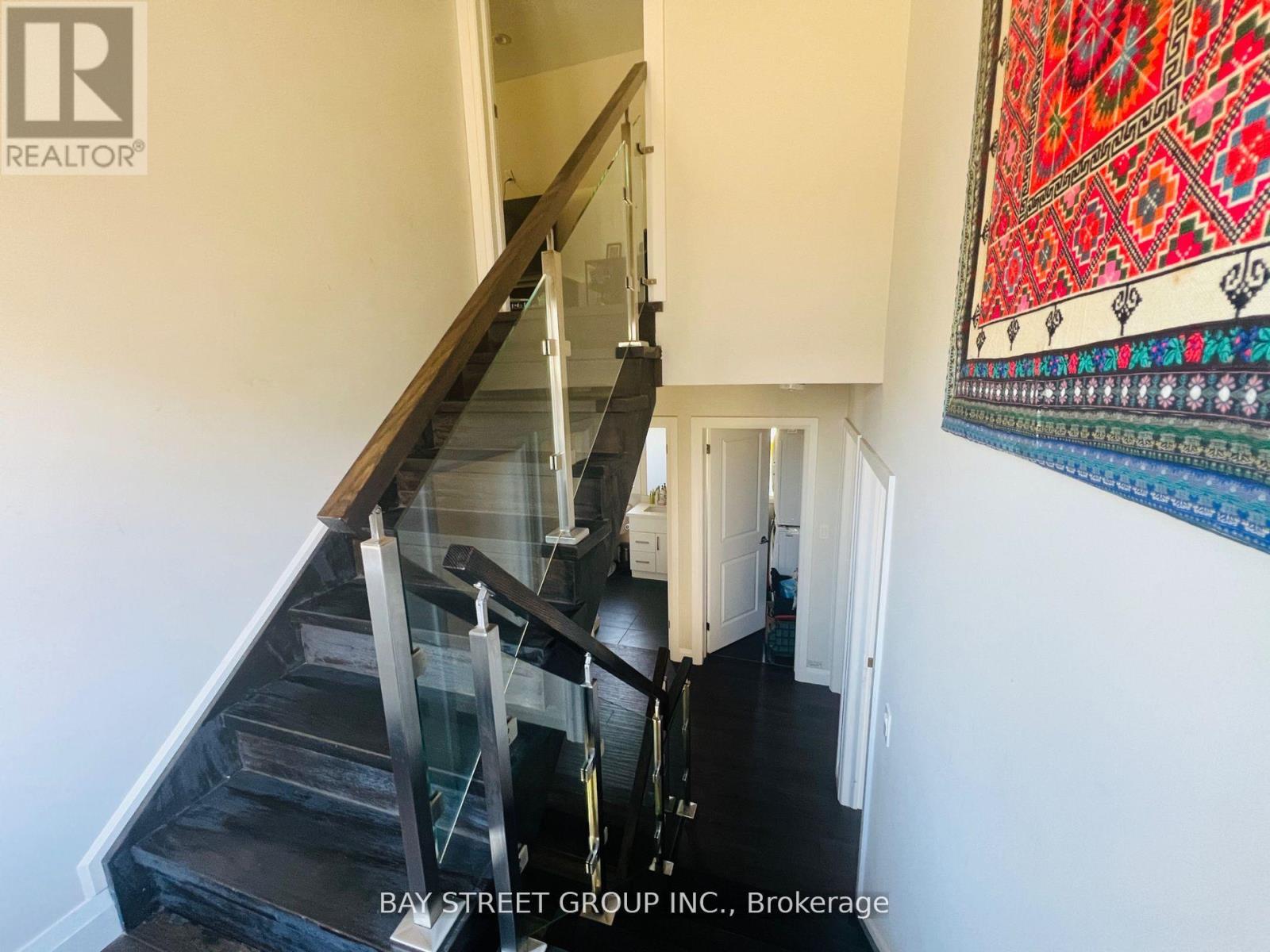 16 Enfield Avenue, Toronto, Ontario  M8W 1T8 - Photo 15 - W12492540