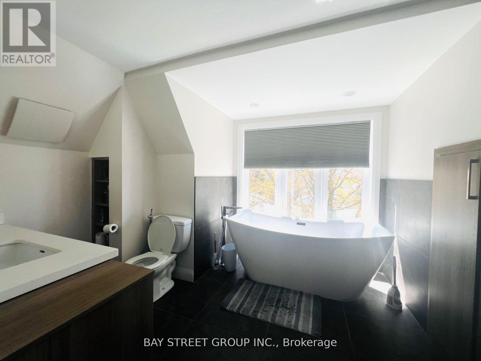 16 Enfield Avenue, Toronto, Ontario  M8W 1T8 - Photo 18 - W12492540