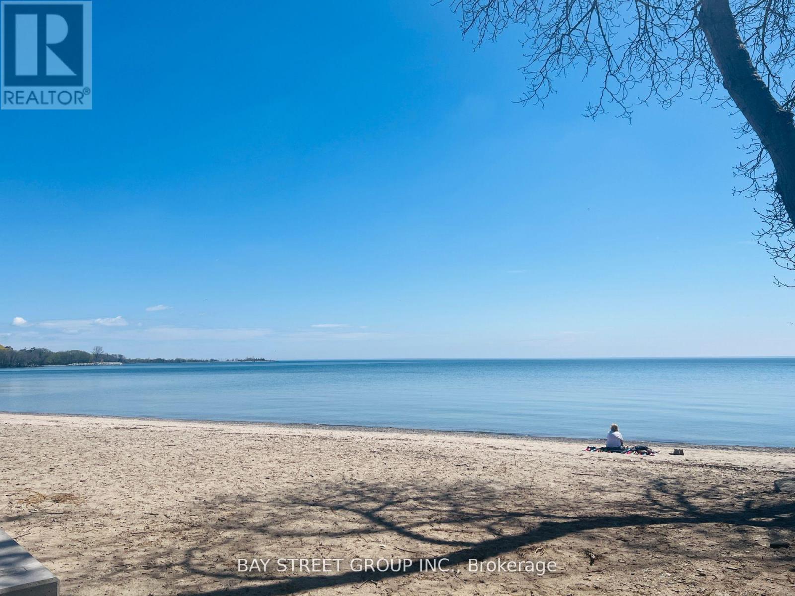 16 Enfield Avenue, Toronto, Ontario  M8W 1T8 - Photo 29 - W12492540