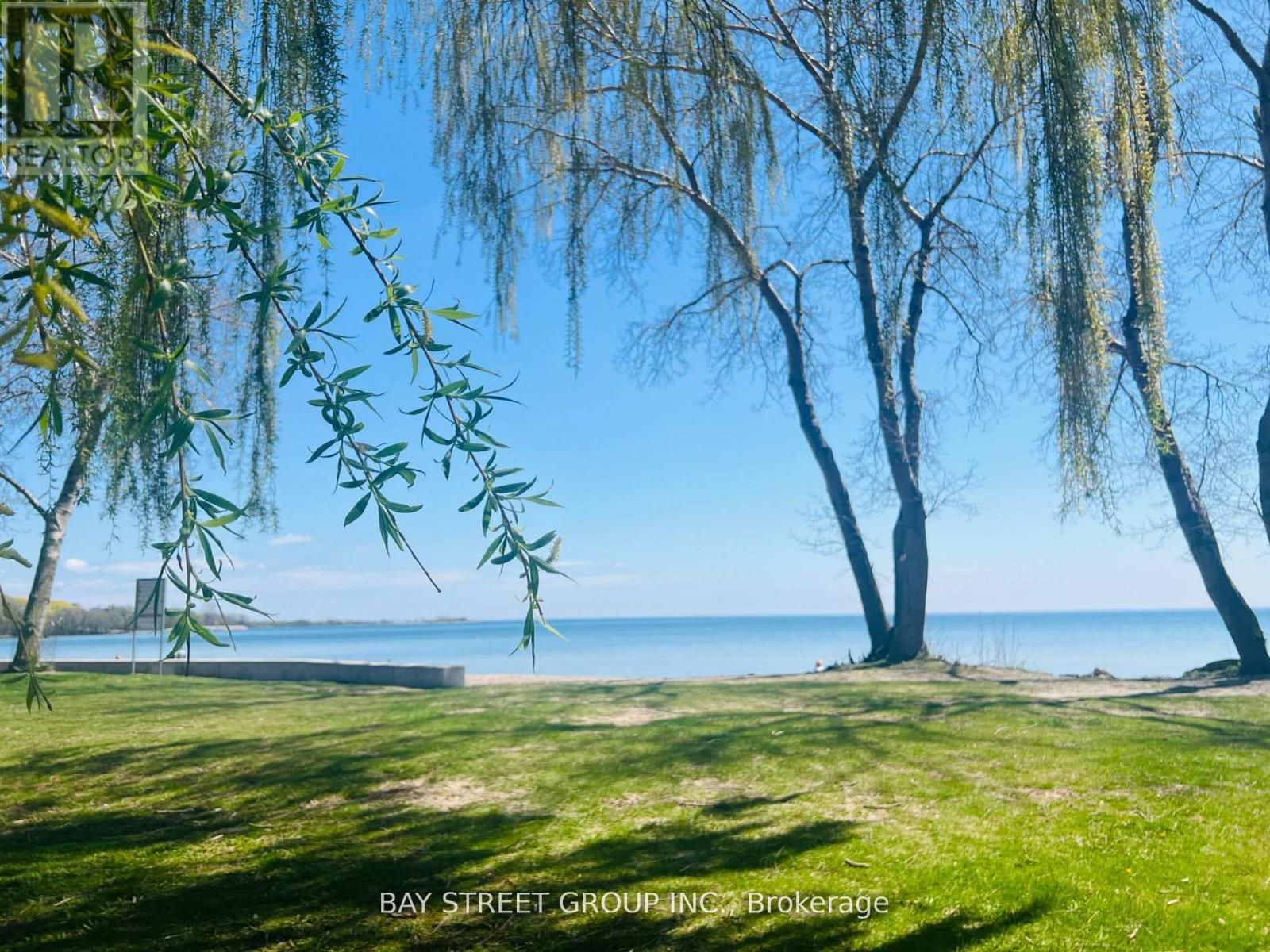 16 Enfield Avenue, Toronto, Ontario  M8W 1T8 - Photo 30 - W12492540