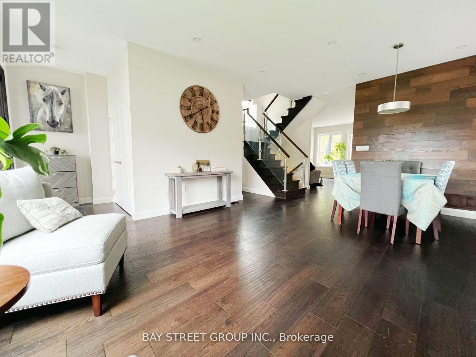 16 Enfield Avenue, Toronto, Ontario  M8W 1T8 - Photo 8 - W12492540