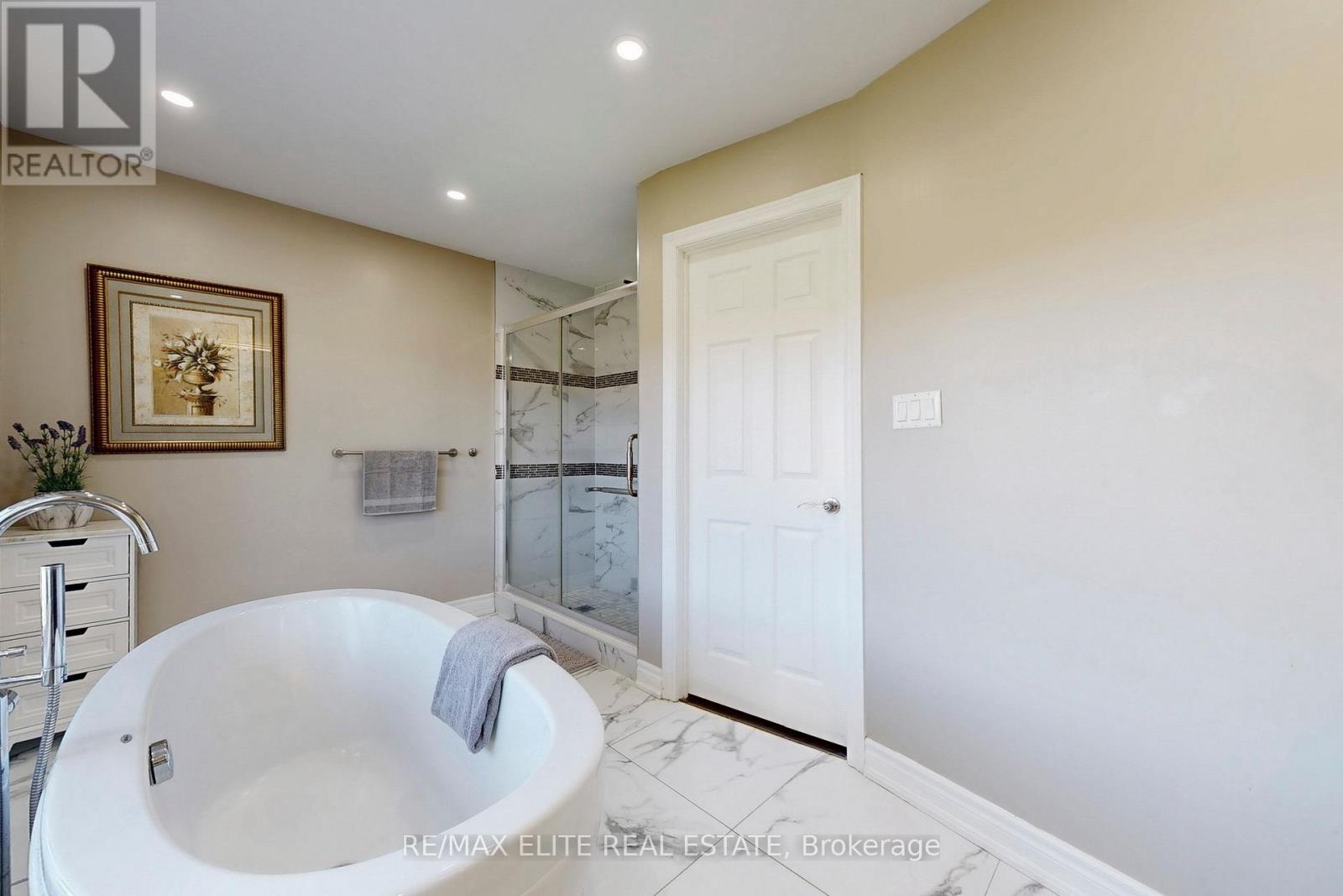 9 Island Lake Drive, Whitchurch-Stouffville, Ontario  L4A 3G7 - Photo 28 - N12489158