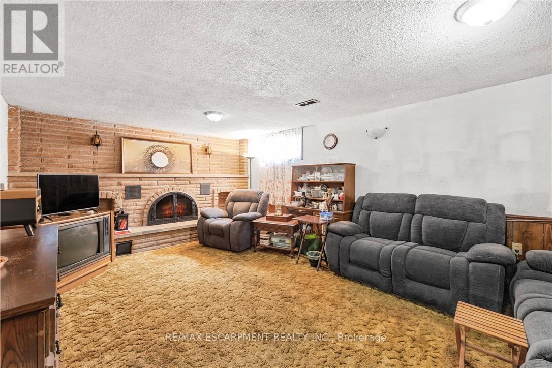 1196 Dowland Crescent, Burlington, Ontario  L7T 4C9 - Photo 26 - W12492548