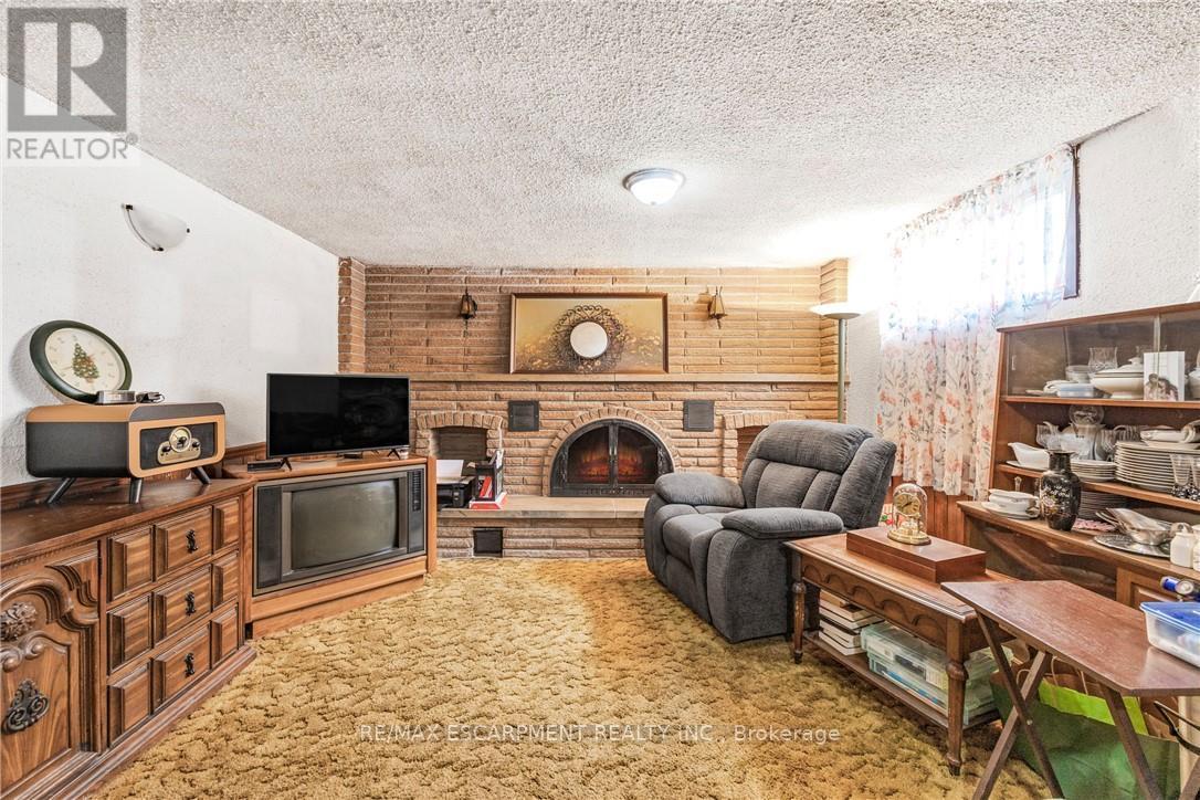 1196 Dowland Crescent, Burlington, Ontario  L7T 4C9 - Photo 27 - W12492548