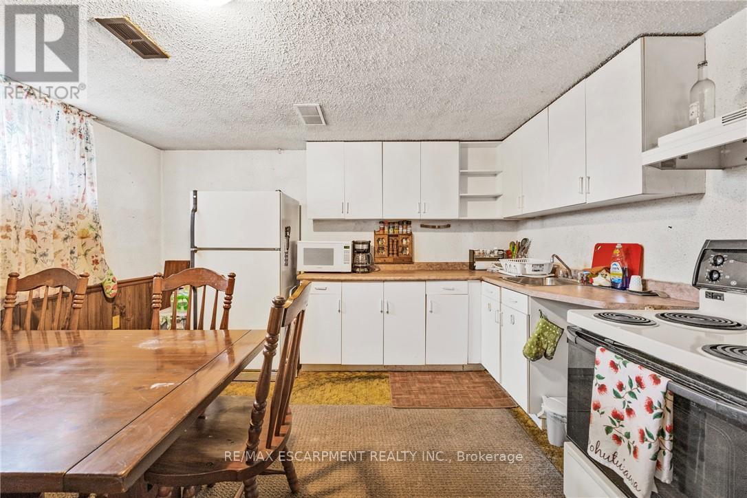 1196 Dowland Crescent, Burlington, Ontario  L7T 4C9 - Photo 28 - W12492548