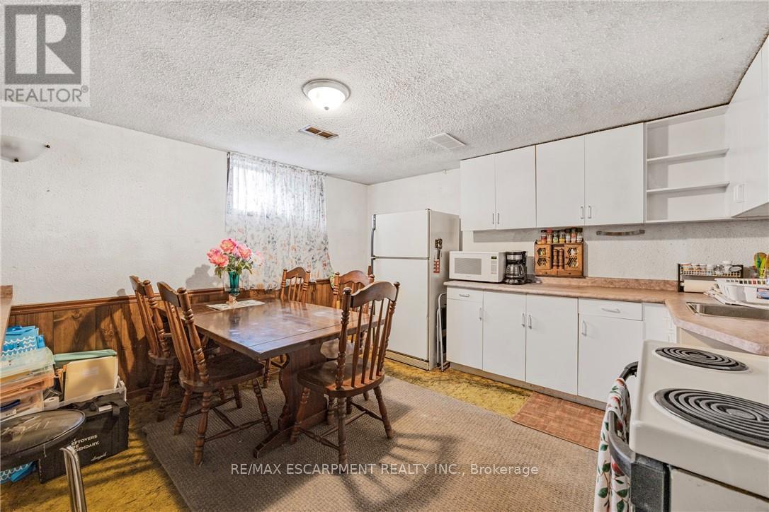 1196 Dowland Crescent, Burlington, Ontario  L7T 4C9 - Photo 29 - W12492548