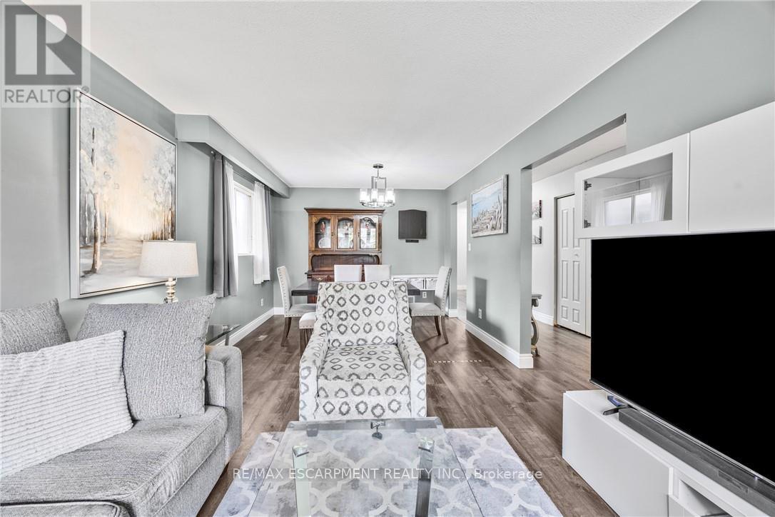 1196 Dowland Crescent, Burlington, Ontario  L7T 4C9 - Photo 9 - W12492548