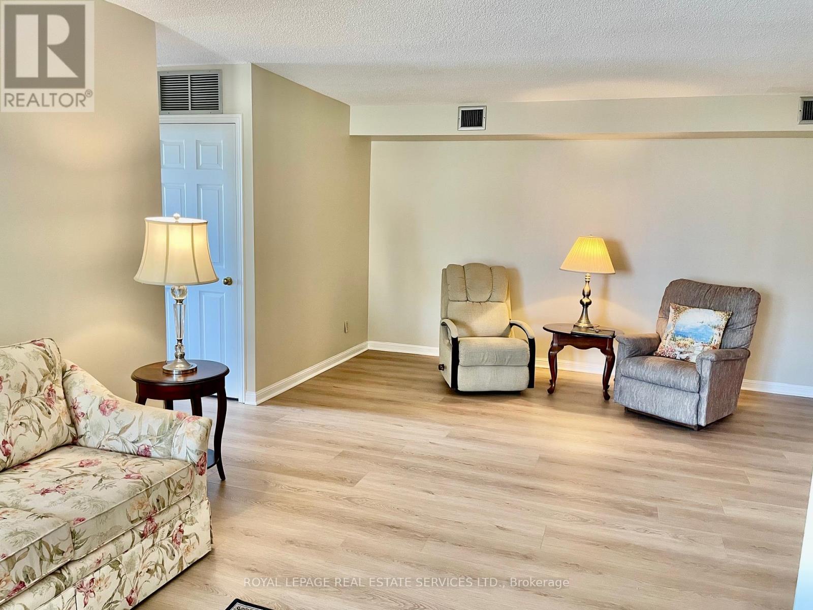 704 - 95 La Rose Avenue, Toronto, Ontario  M9P 3T2 - Photo 10 - W12492552