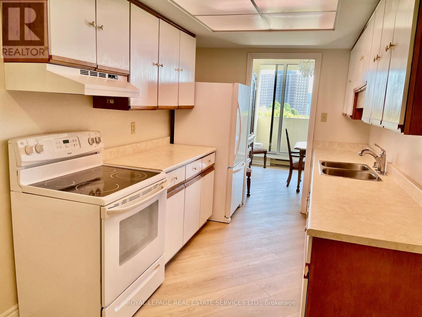 704 - 95 La Rose Avenue, Toronto, Ontario  M9P 3T2 - Photo 13 - W12492552