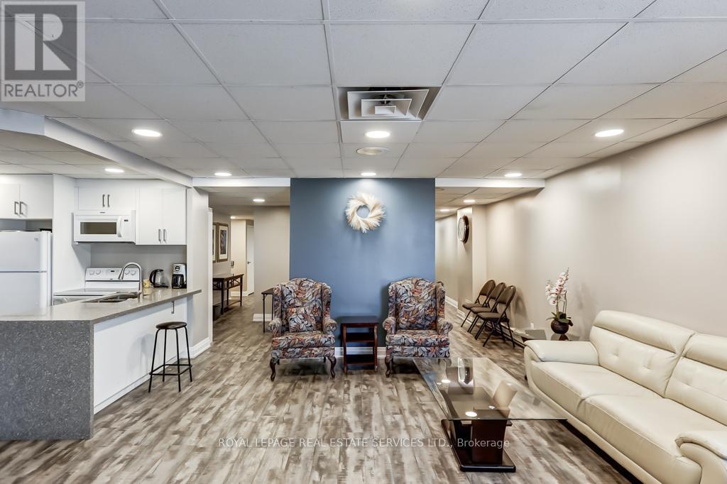 704 - 95 La Rose Avenue, Toronto, Ontario  M9P 3T2 - Photo 23 - W12492552