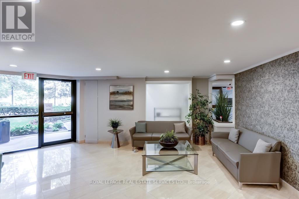 704 - 95 La Rose Avenue, Toronto, Ontario  M9P 3T2 - Photo 5 - W12492552