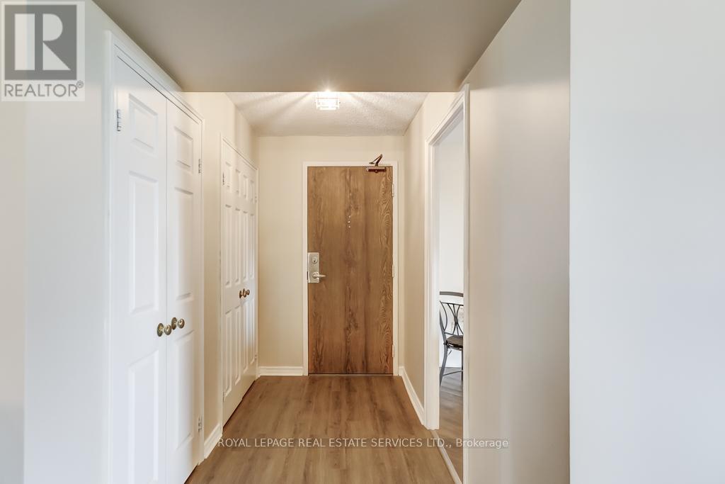 704 - 95 La Rose Avenue, Toronto, Ontario  M9P 3T2 - Photo 7 - W12492552