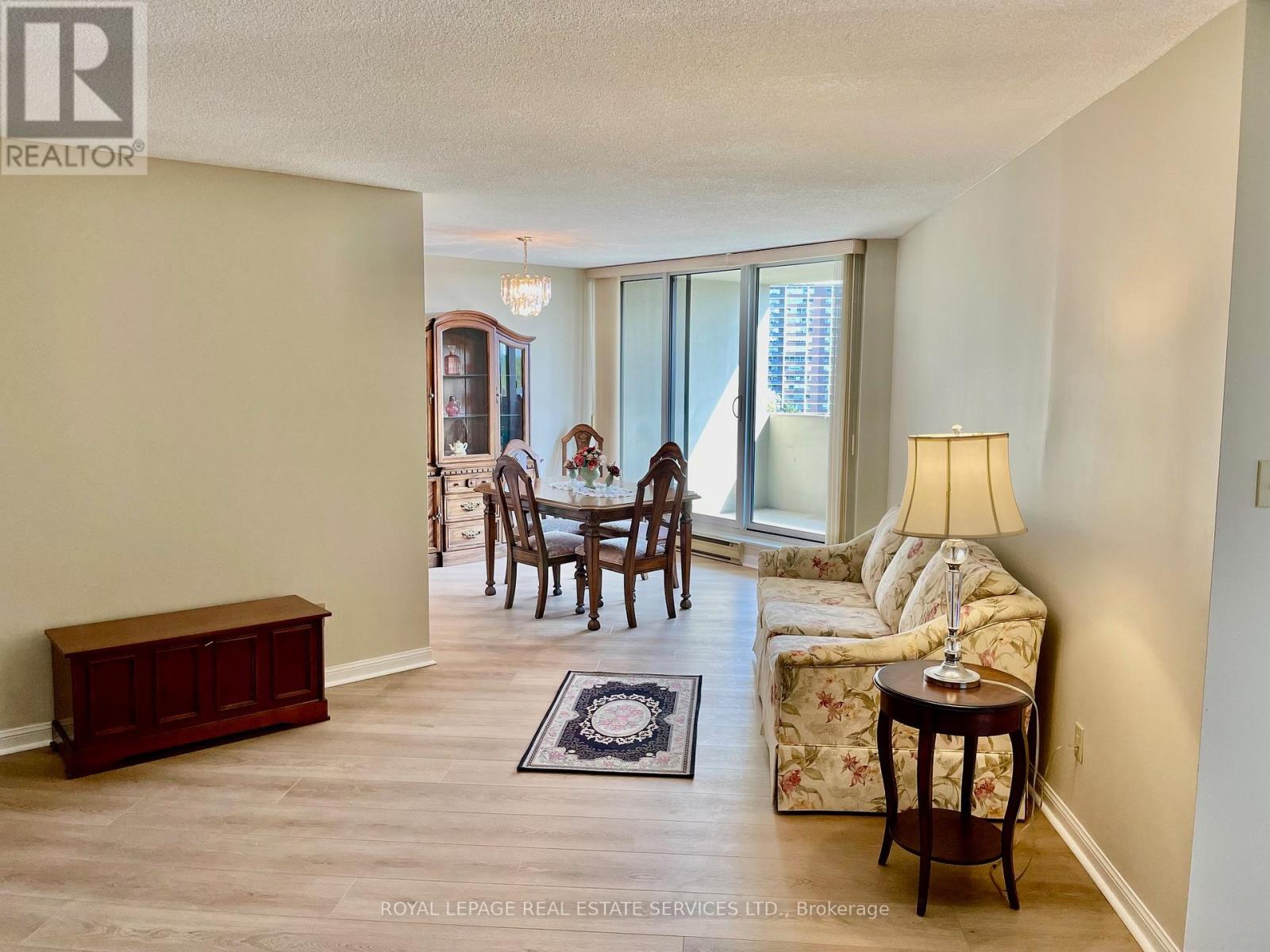 704 - 95 La Rose Avenue, Toronto, Ontario  M9P 3T2 - Photo 8 - W12492552