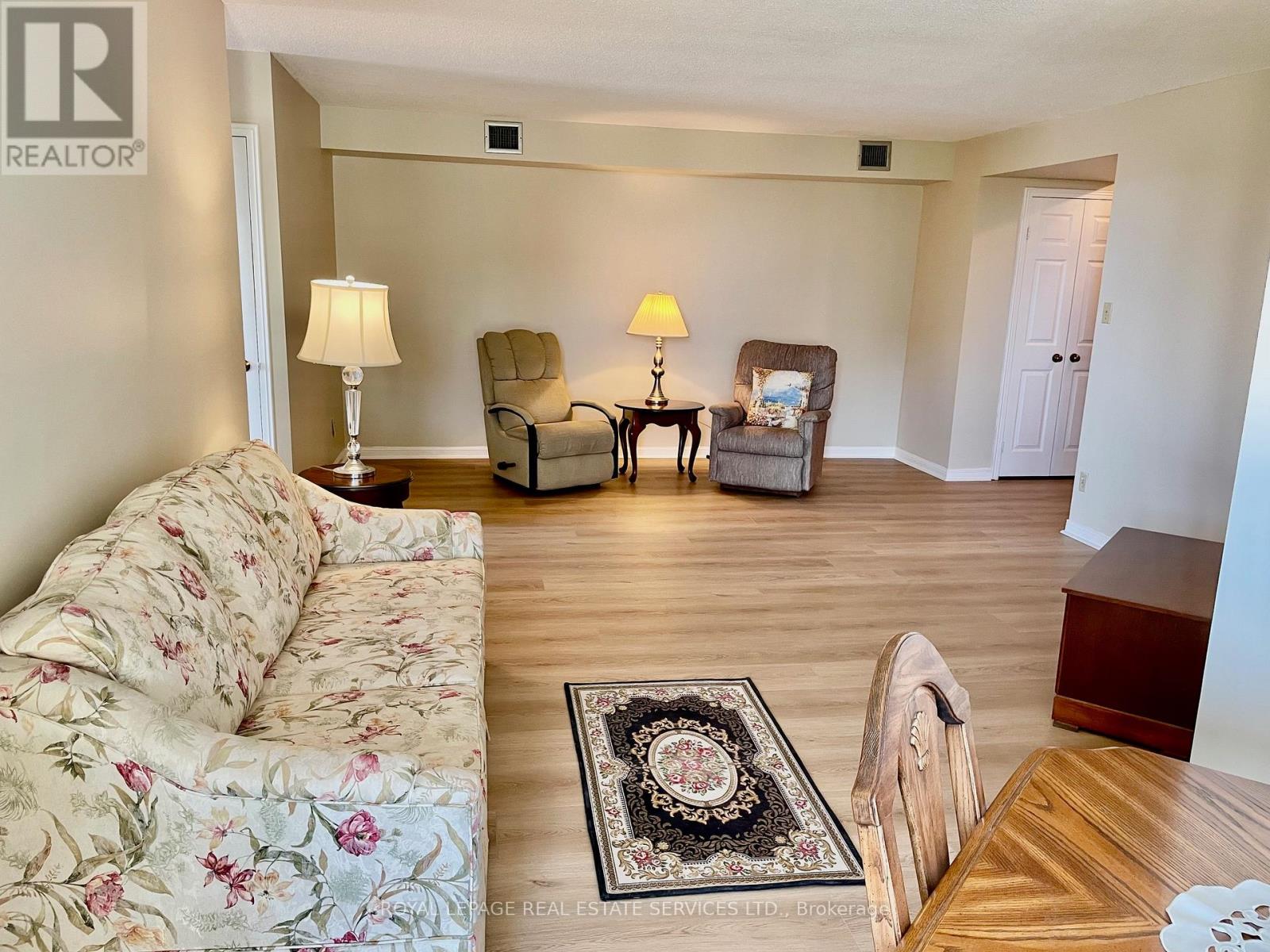 704 - 95 La Rose Avenue, Toronto, Ontario  M9P 3T2 - Photo 9 - W12492552