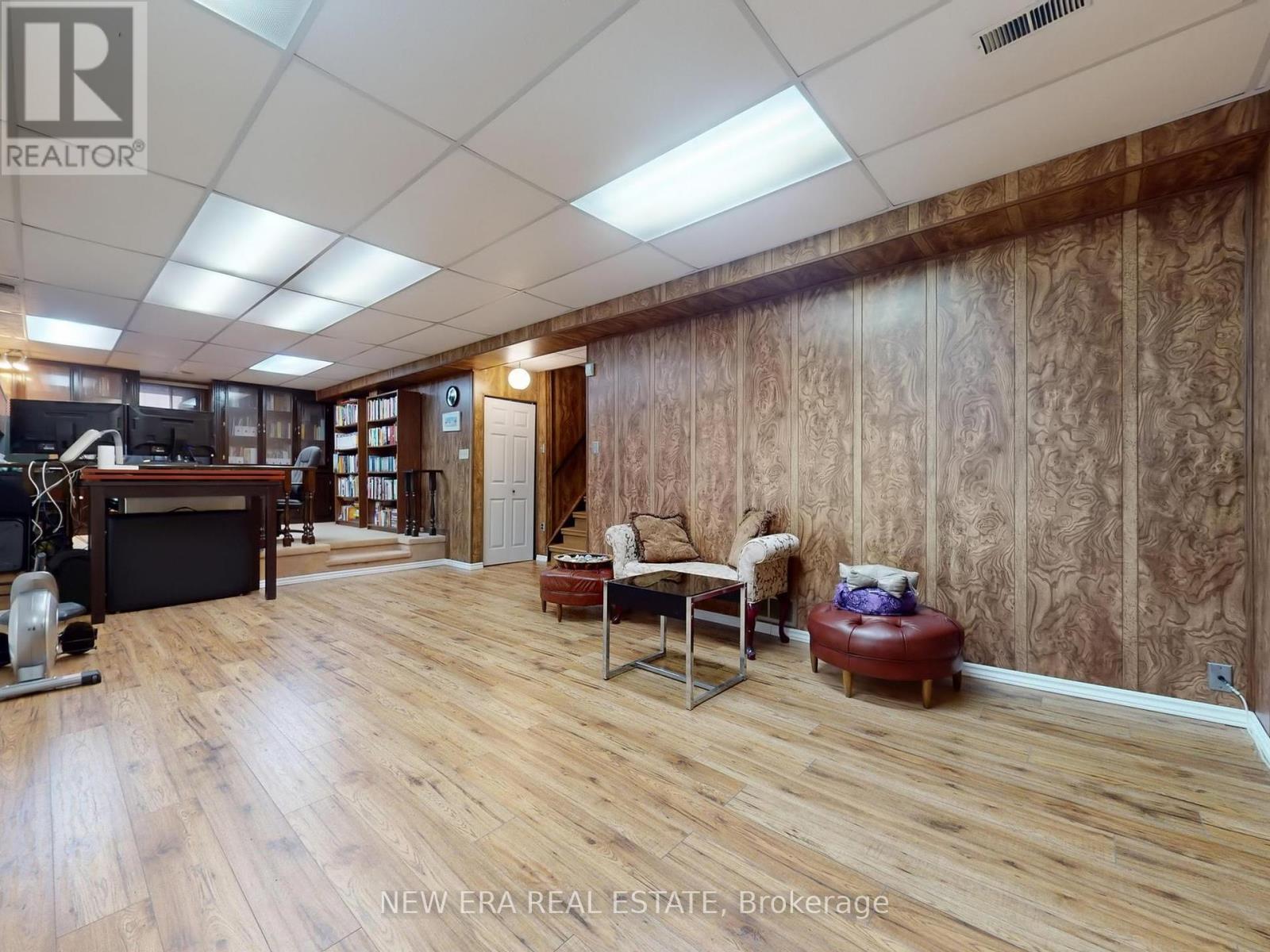 2669 Inlake Court, Mississauga, Ontario  L5N 2A6 - Photo 27 - W12389331