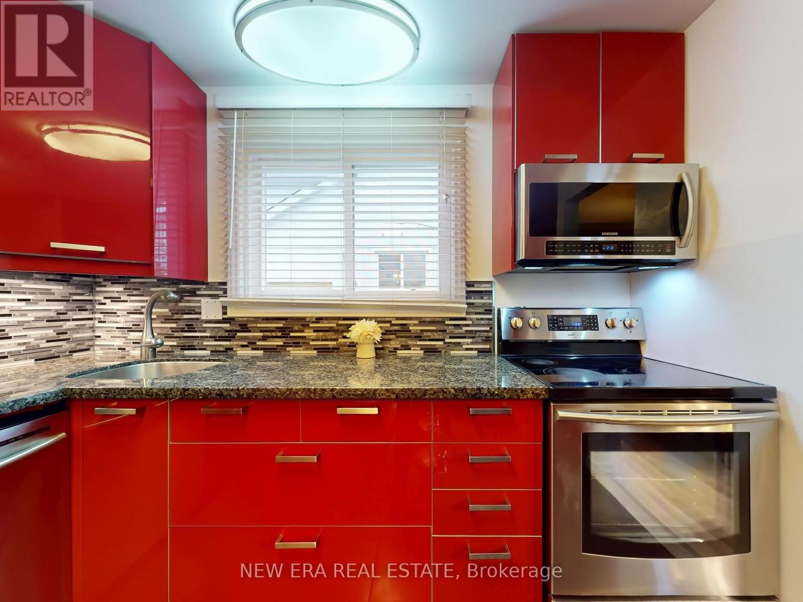 2669 Inlake Court, Mississauga, Ontario  L5N 2A6 - Photo 7 - W12389331