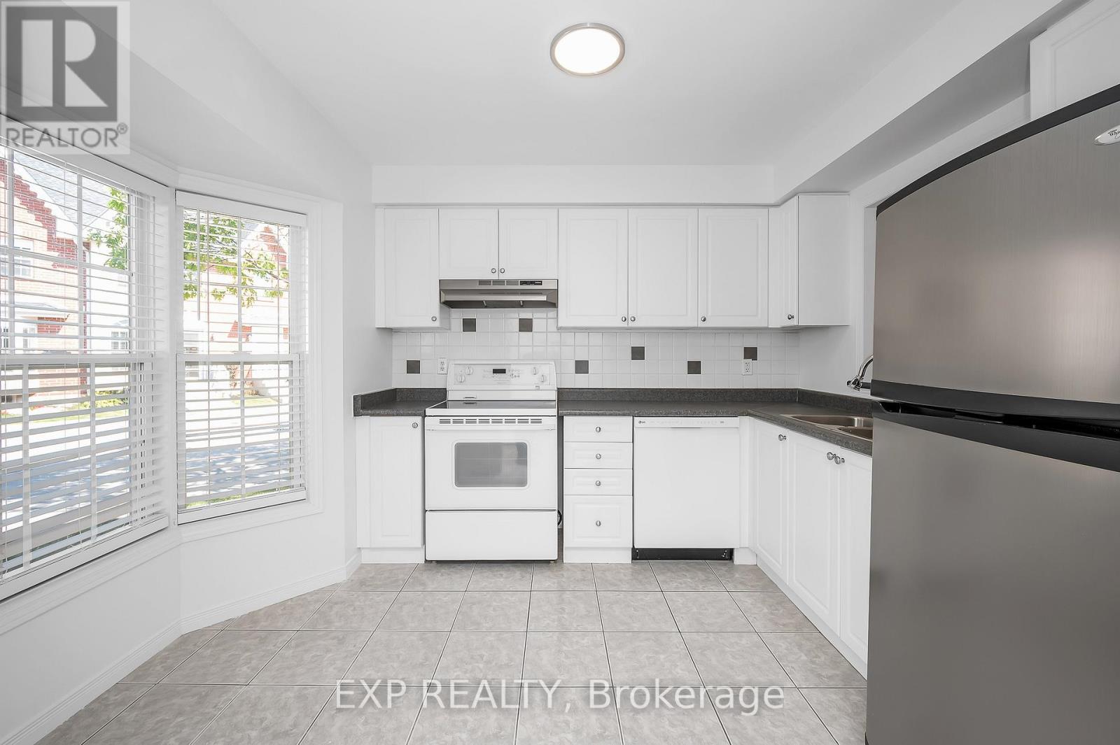 64 - 4200 Kilmer Drive, Burlington, Ontario  L7M 4Y3 - Photo 9 - W12481397