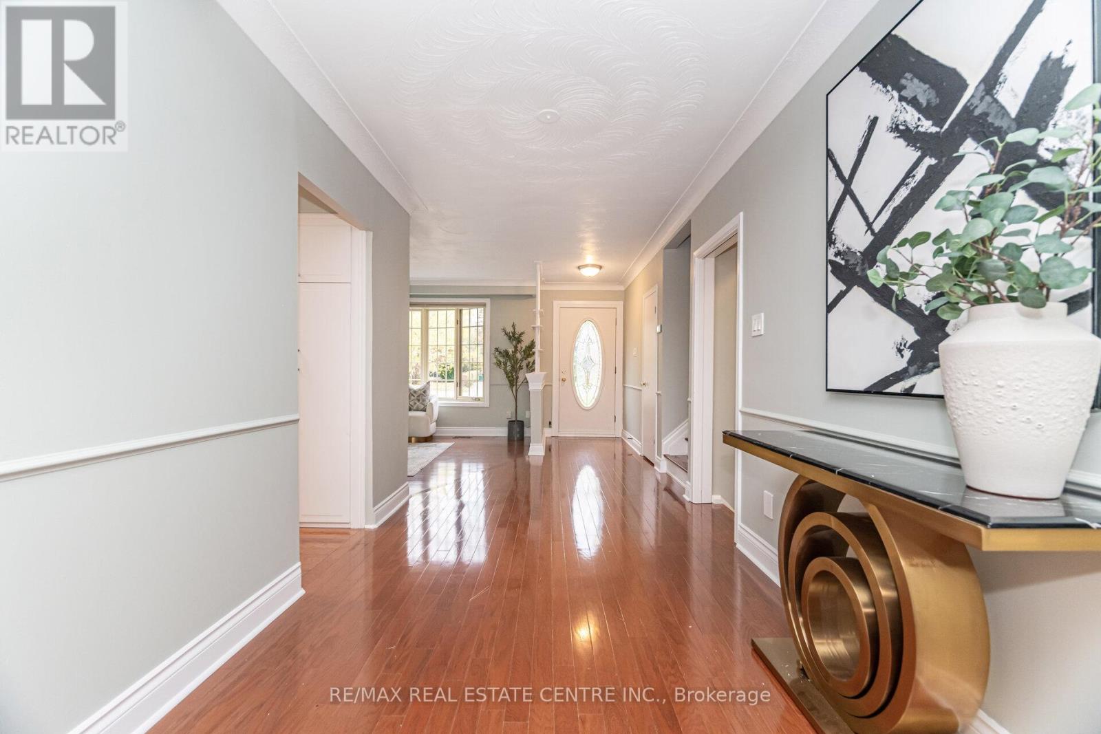 5288 Mericourt Road, Burlington, Ontario  L7L 3R3 - Photo 4 - W12487896