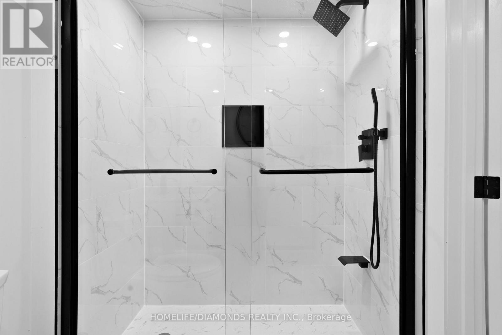 Lower - 17 Old Coach Road, St. Catharines, Ontario  L2N 2P4 - Photo 11 - X12488604