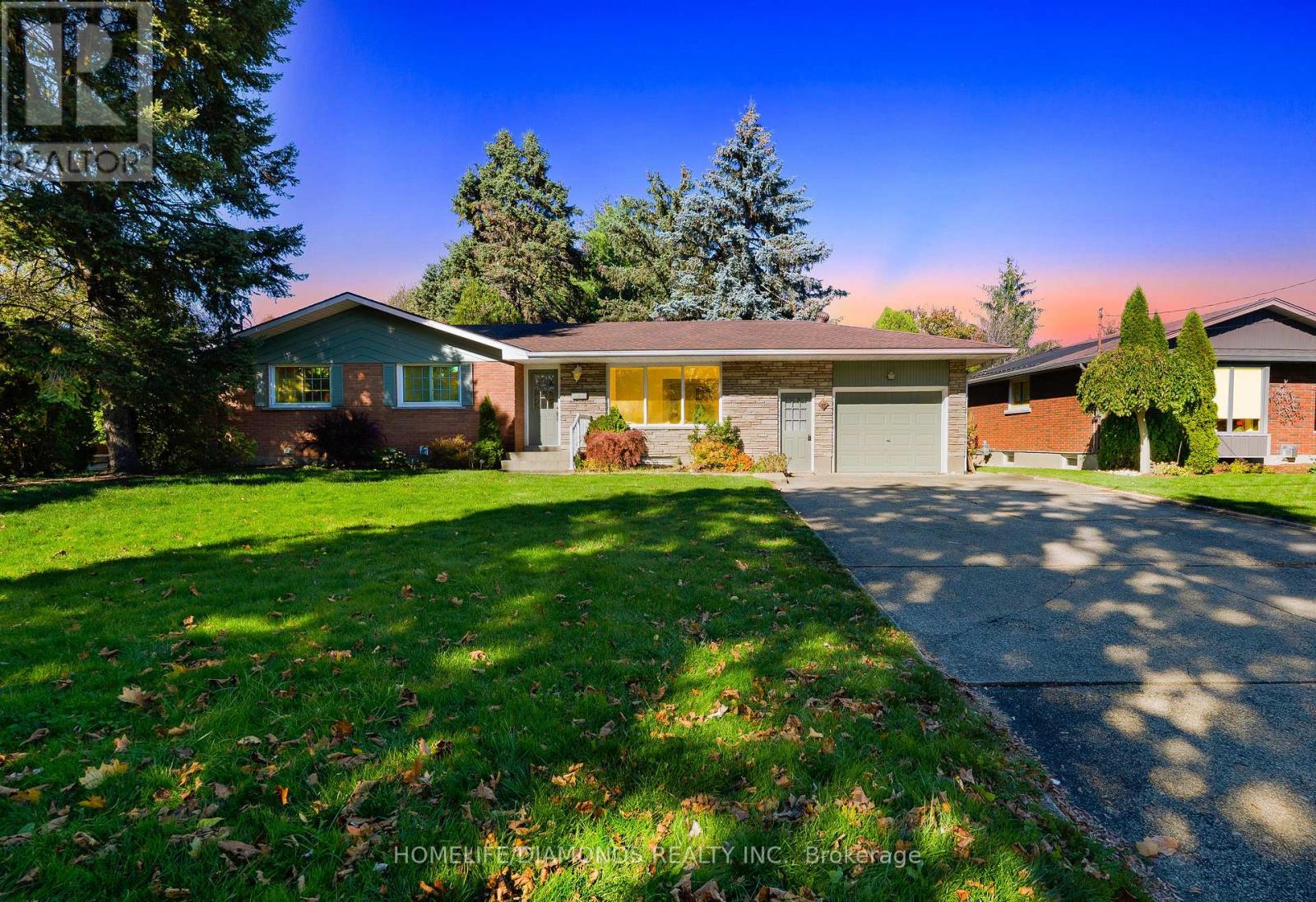 Upper - 17 Old Coach Road, St. Catharines, Ontario  L2N 2P4 - Photo 14 - X12487658