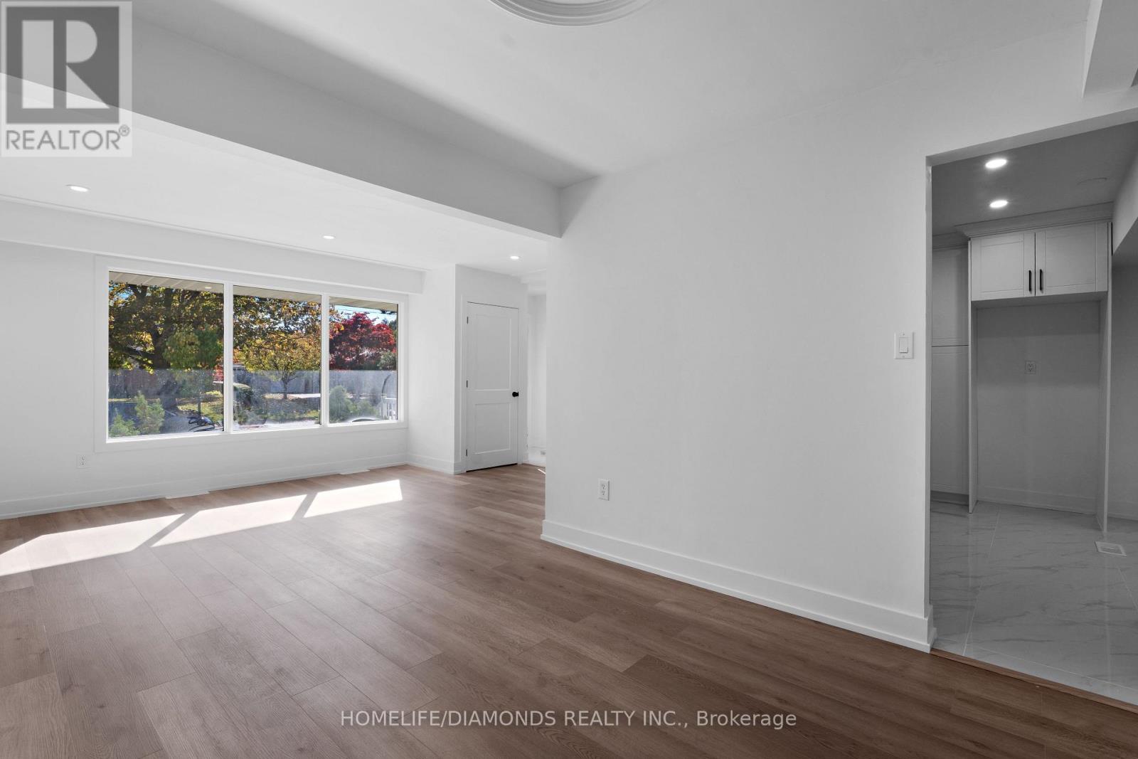 Upper - 17 Old Coach Road, St. Catharines, Ontario  L2N 2P4 - Photo 21 - X12487658