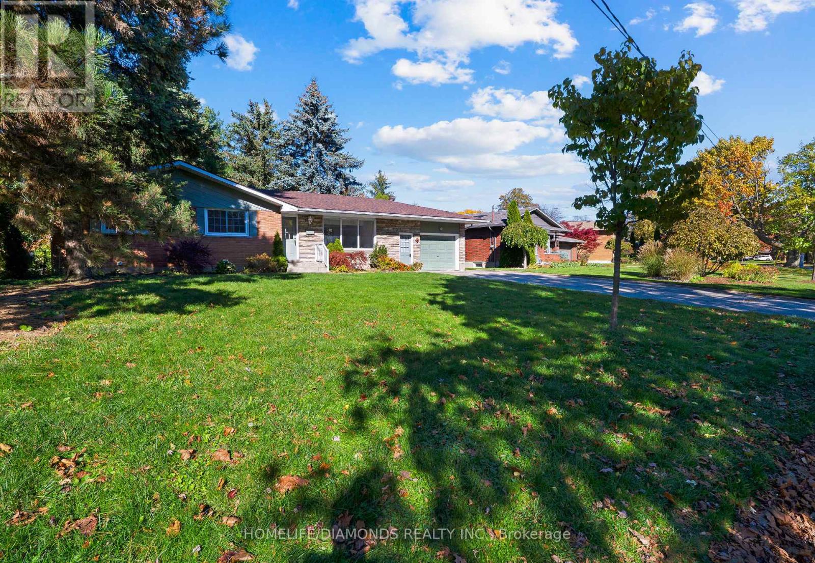 17 Old Coach Road, St. Catharines, Ontario  L2N 2P4 - Photo 12 - X12484468