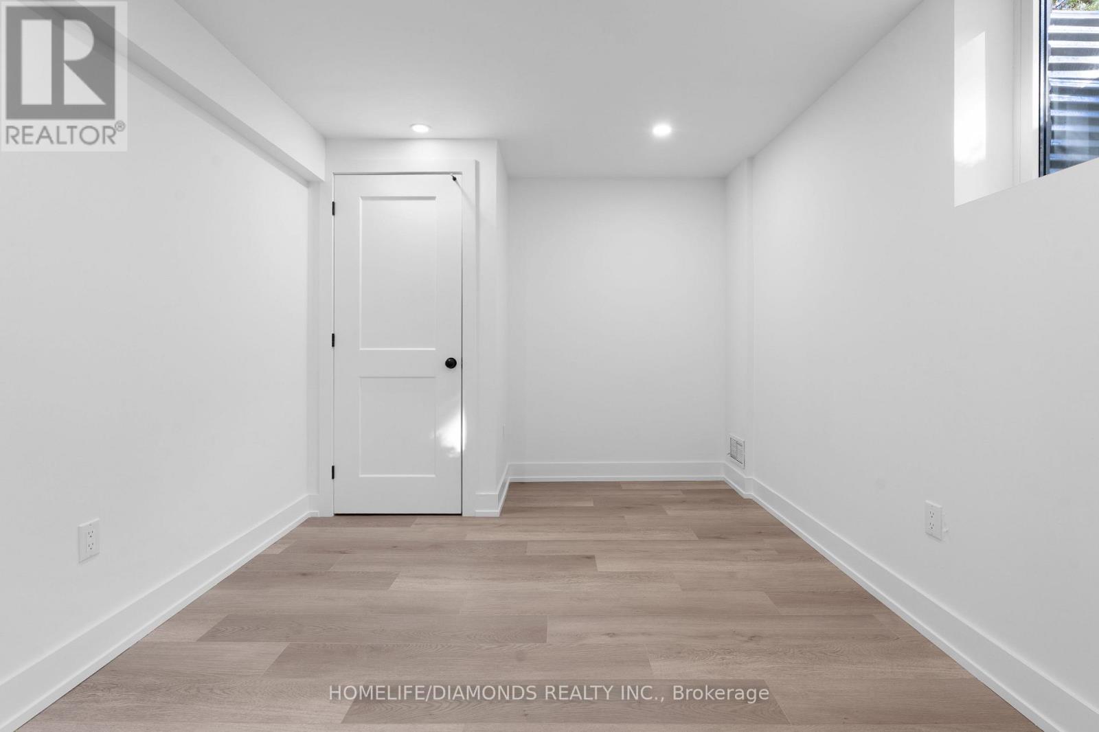 Lower - 17 Old Coach Road, St. Catharines, Ontario  L2N 2P4 - Photo 13 - X12488604