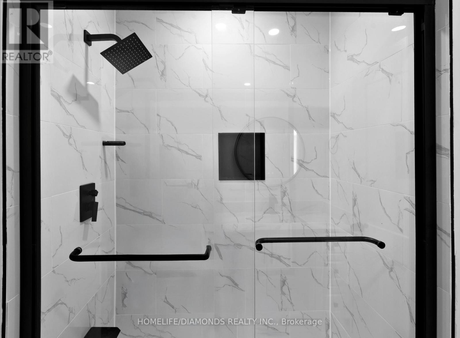 Upper - 17 Old Coach Road, St. Catharines, Ontario  L2N 2P4 - Photo 32 - X12487658