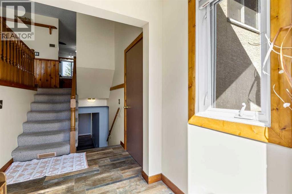 1018 10 Avenue Se, High River, Alberta  T1V 1L3 - Photo 2 - A2260710