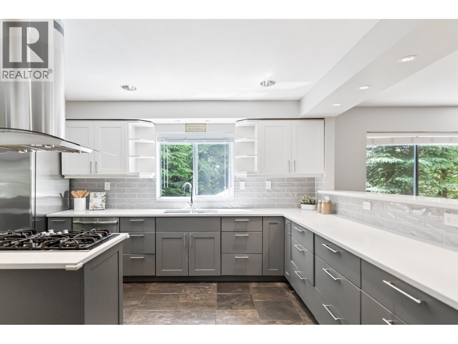 27740 Sayers Crescent, Maple Ridge, British Columbia  V2W 1N4 - Photo 10 - R3048461