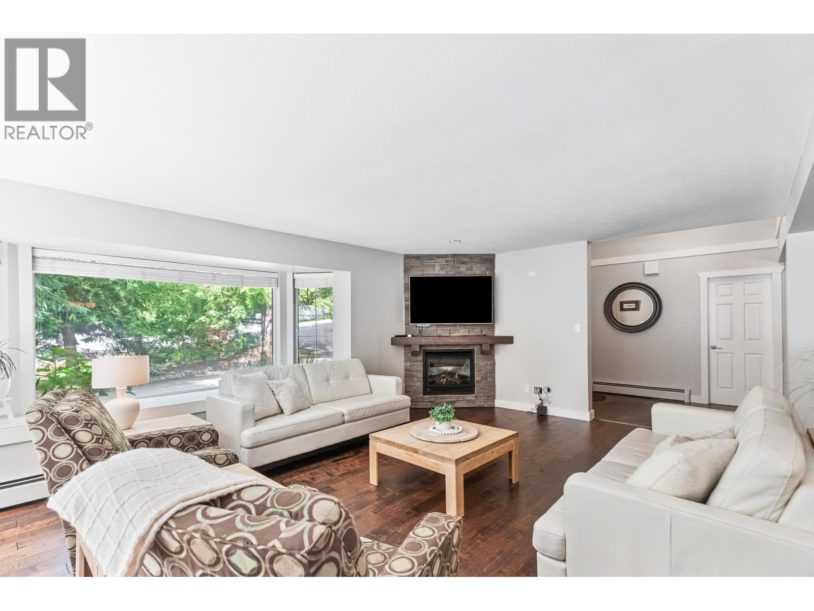 27740 Sayers Crescent, Maple Ridge, British Columbia  V2W 1N4 - Photo 6 - R3048461