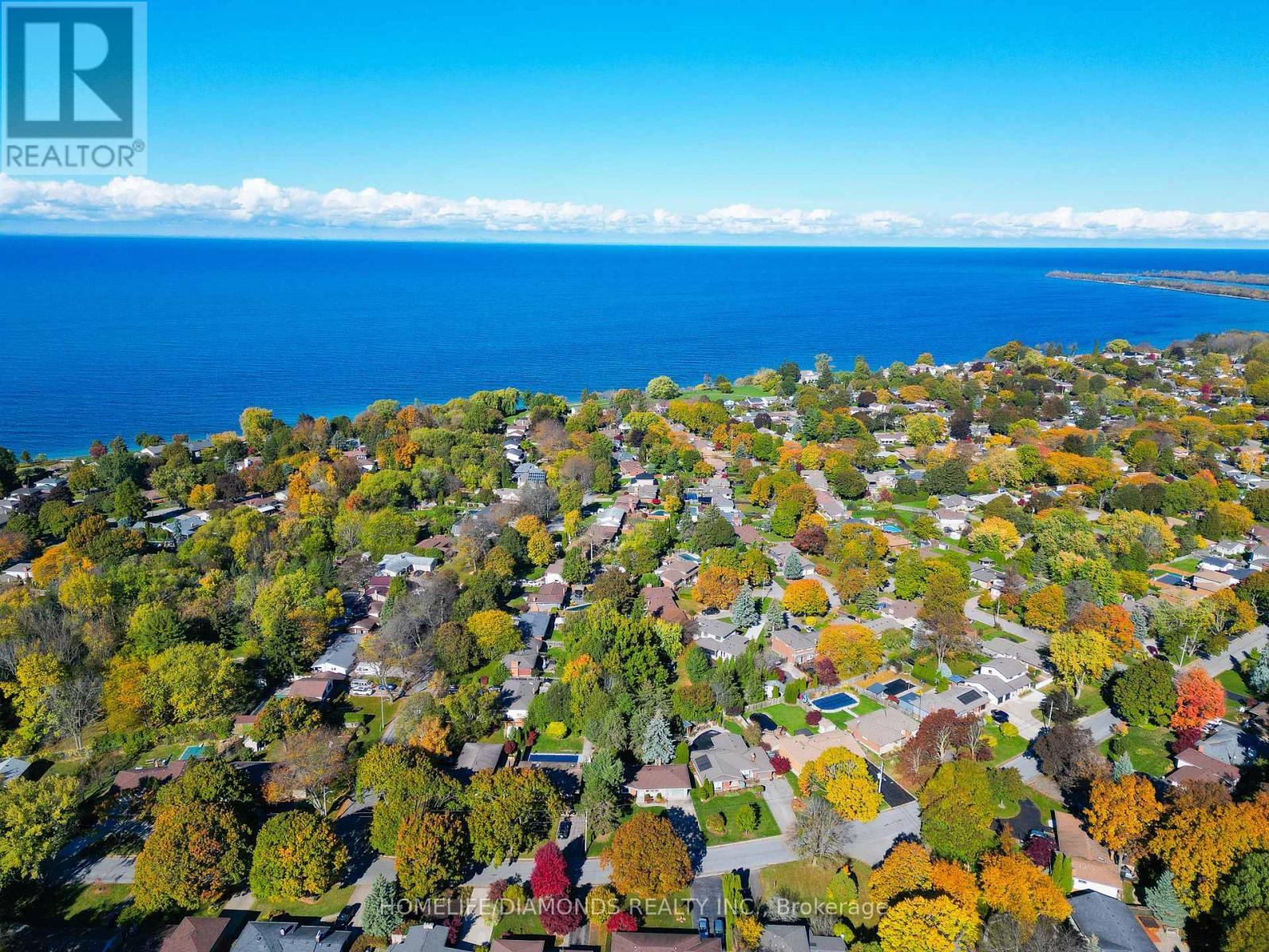 Upper - 17 Old Coach Road, St. Catharines, Ontario  L2N 2P4 - Photo 4 - X12487658