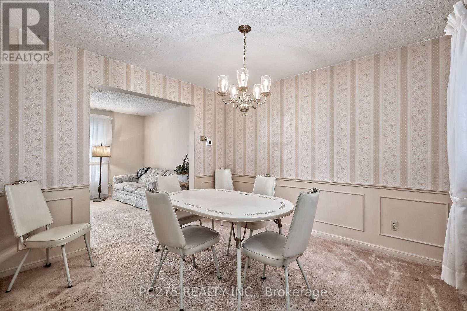 34 Thackerey Place, London North, Ontario  N6G 3E7 - Photo 11 - X12492444