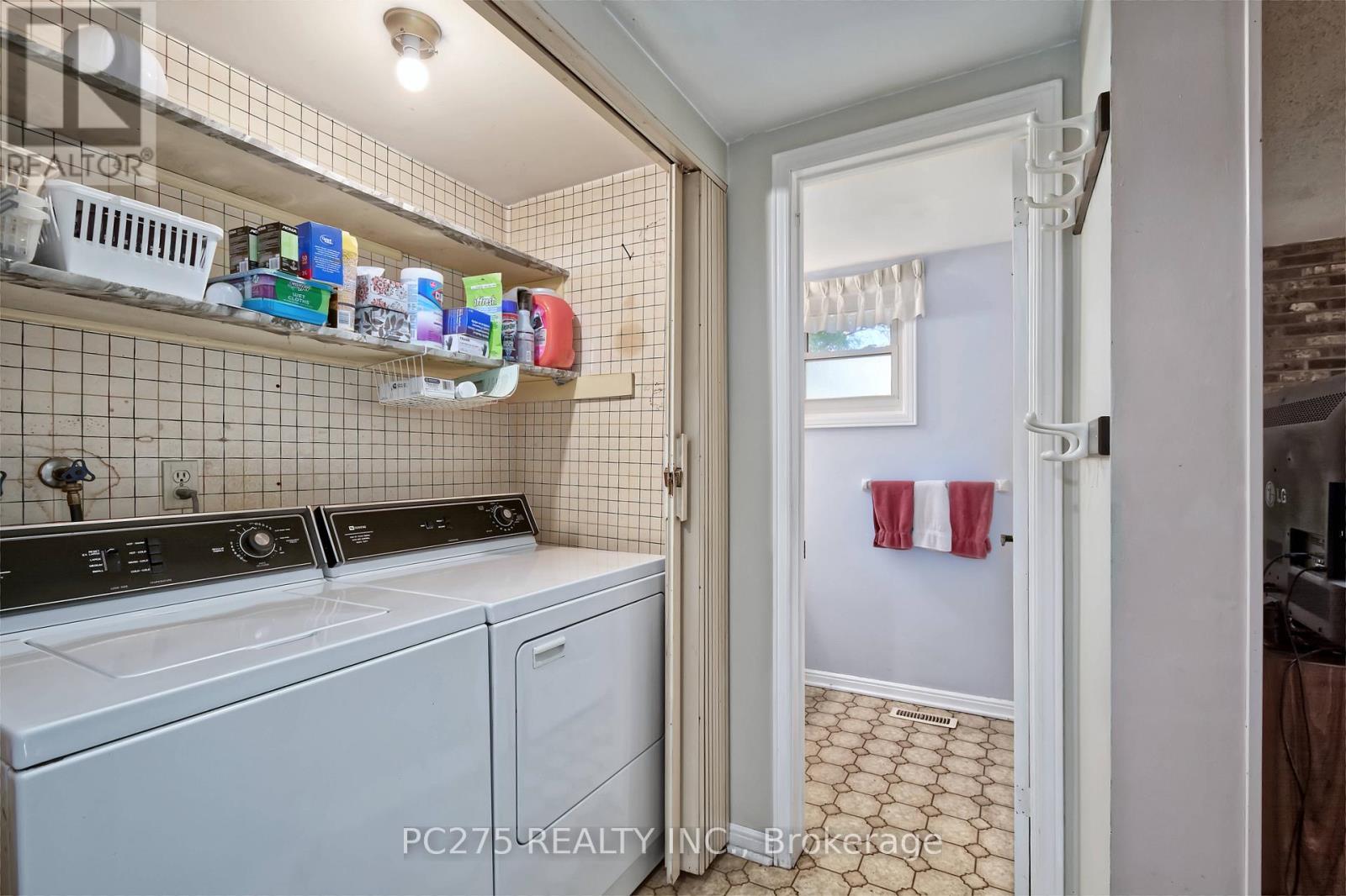 34 Thackerey Place, London North, Ontario  N6G 3E7 - Photo 15 - X12492444