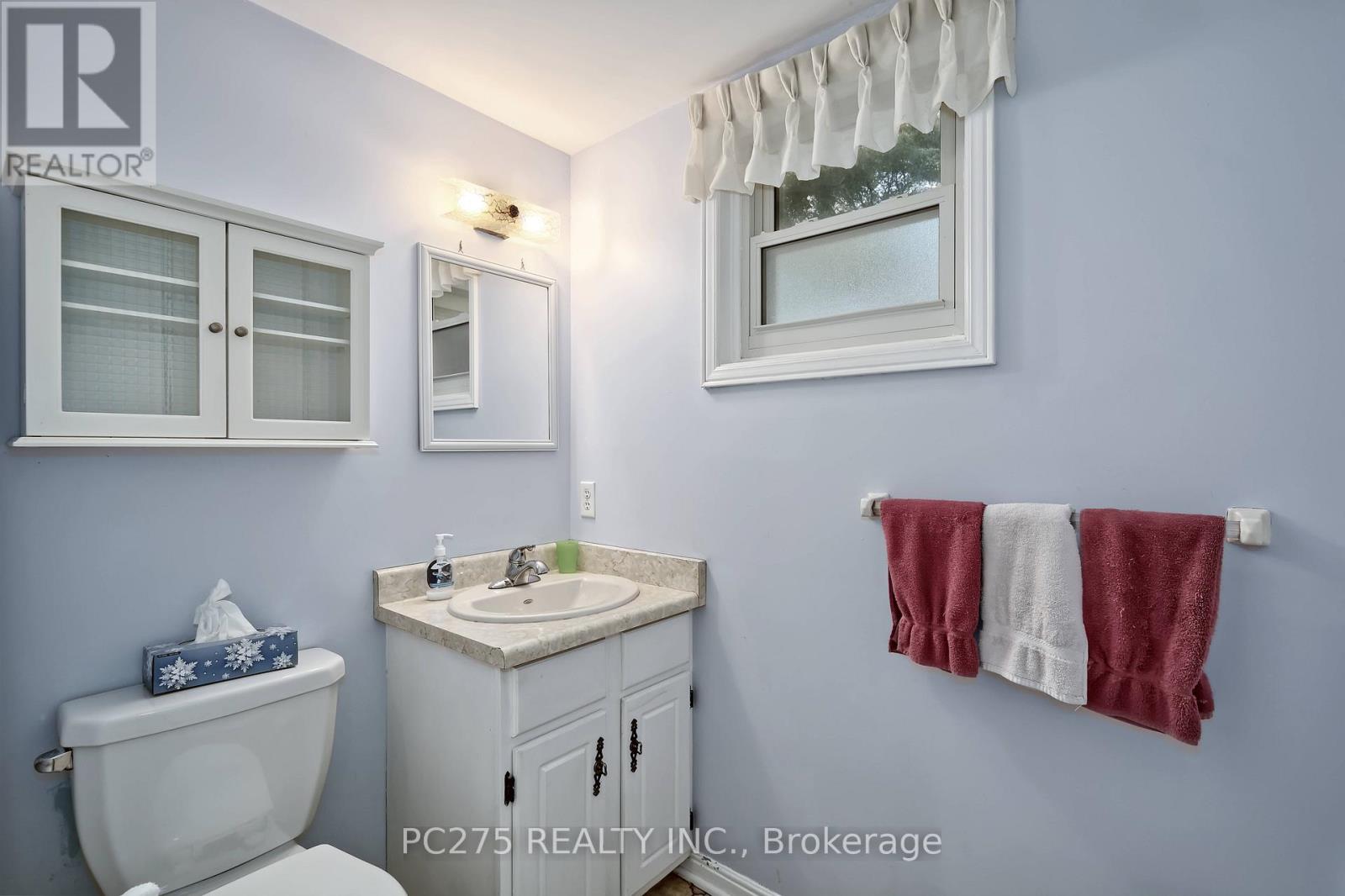 34 Thackerey Place, London North, Ontario  N6G 3E7 - Photo 16 - X12492444