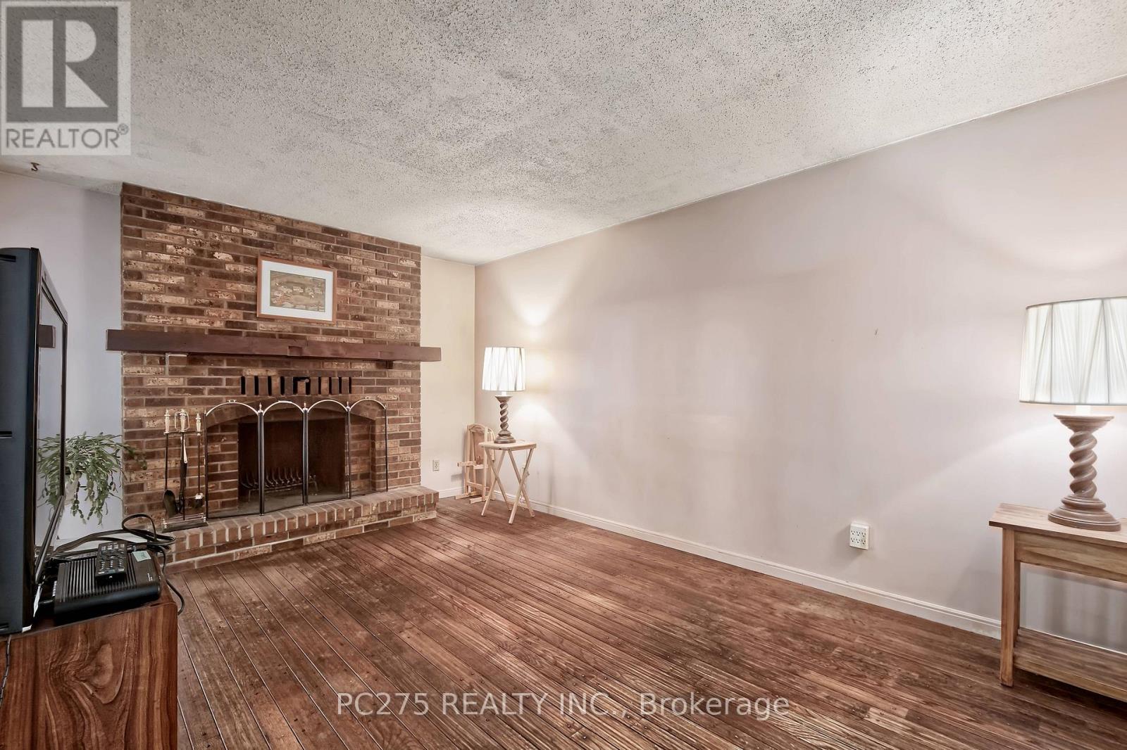 34 Thackerey Place, London North, Ontario  N6G 3E7 - Photo 17 - X12492444