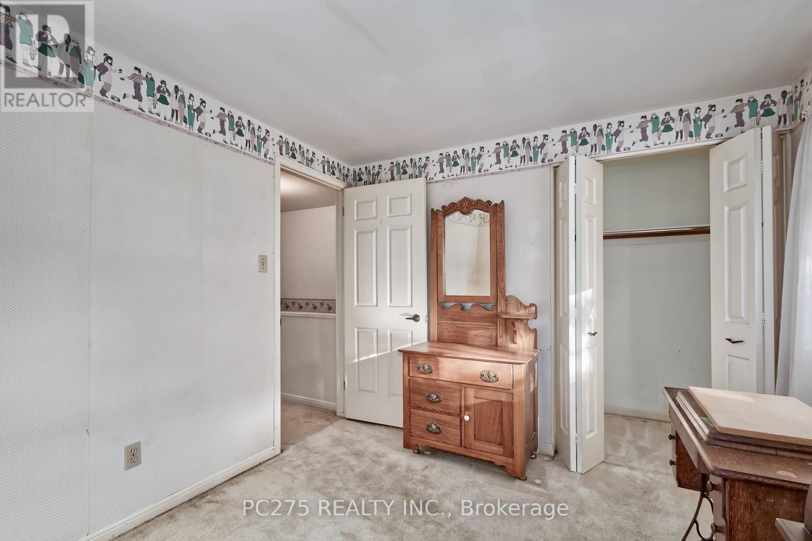 34 Thackerey Place, London North, Ontario  N6G 3E7 - Photo 28 - X12492444