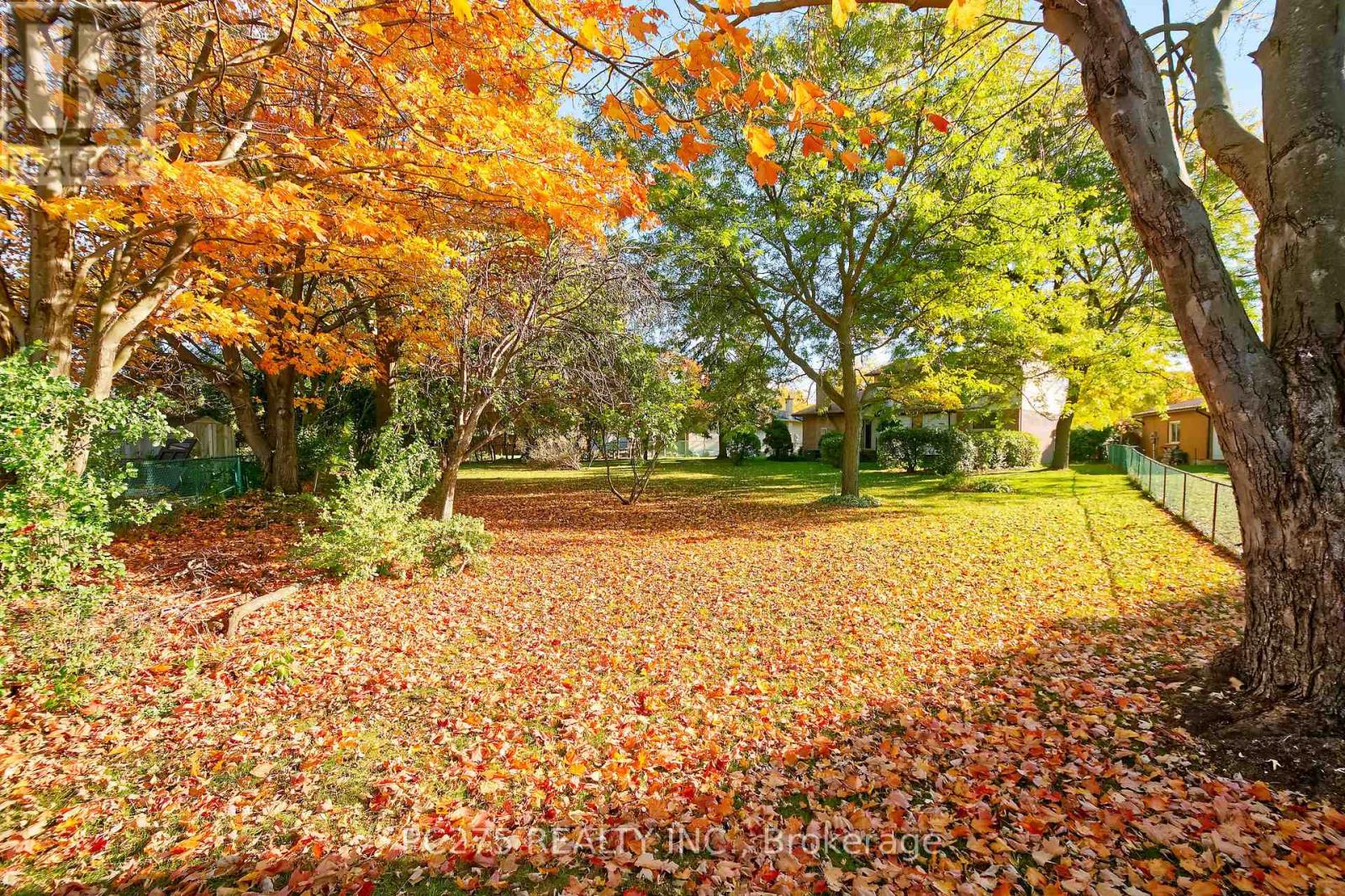 34 Thackerey Place, London North, Ontario  N6G 3E7 - Photo 40 - X12492444