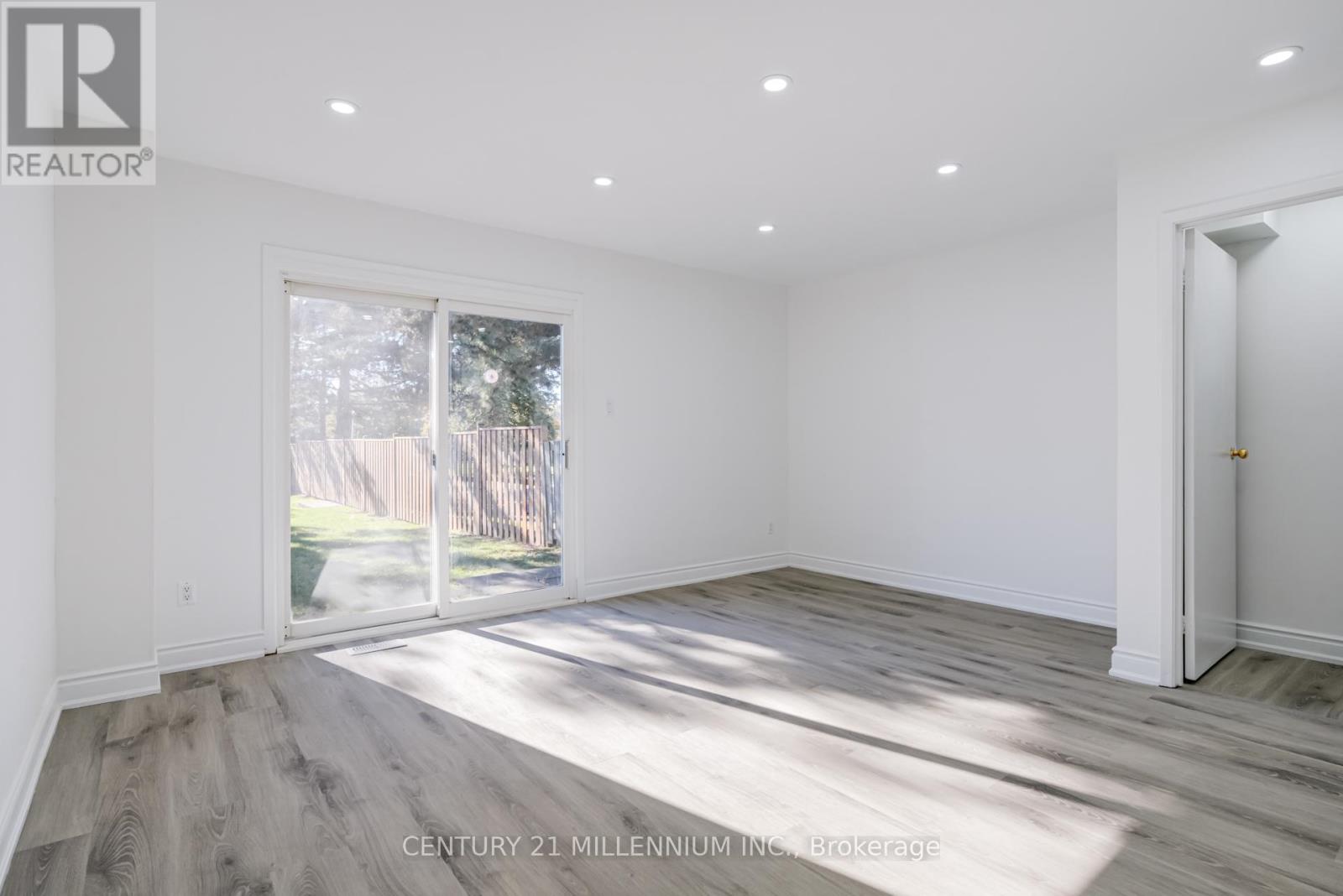 62 - 135 Chalmers Street S, Cambridge, Ontario  N1R 6M2 - Photo 2 - X12492532