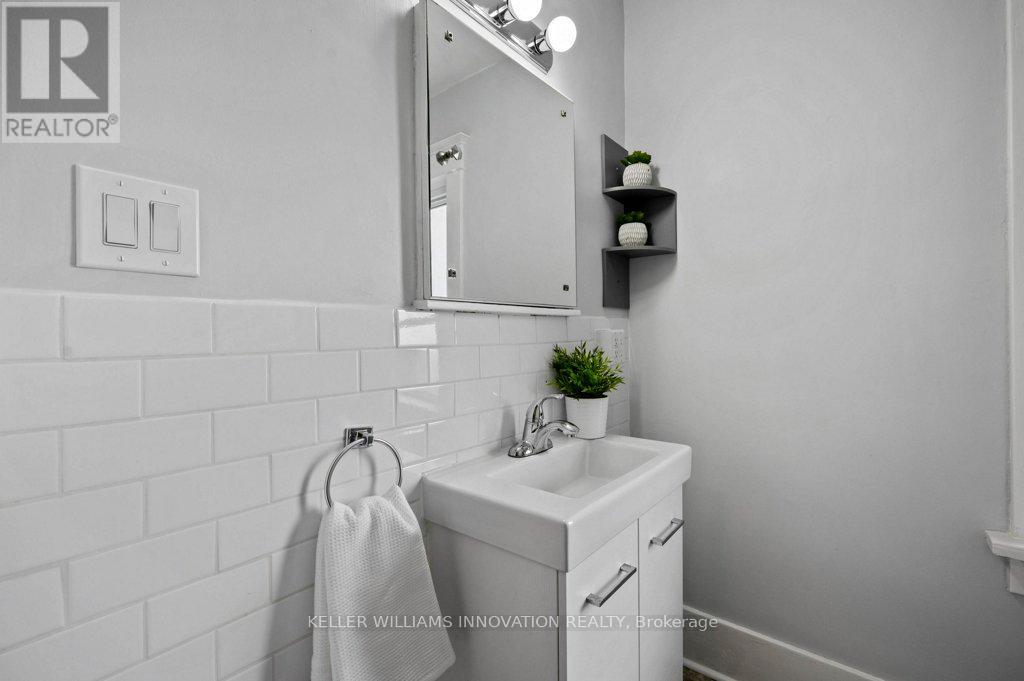 34 Stirling Avenue N, Kitchener, Ontario  N2H 3G5 - Photo 24 - X12492544