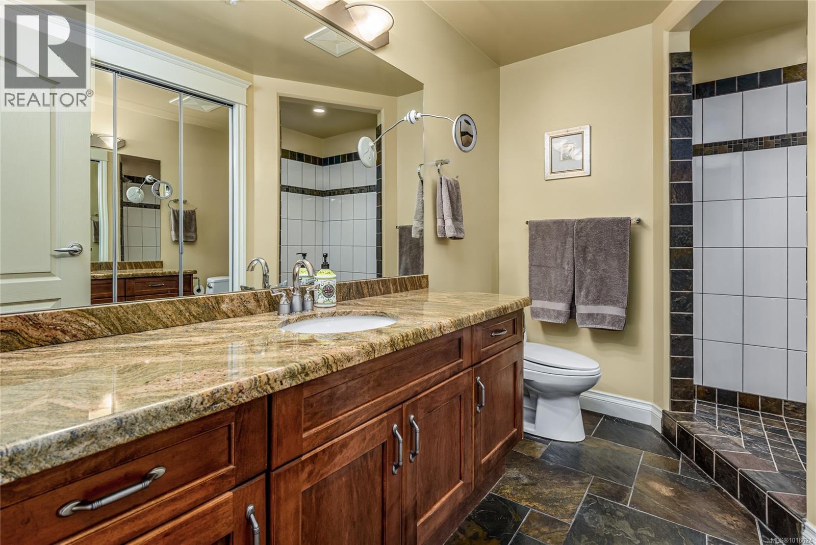 232 3666 Royal Vista Way, Courtenay, British Columbia  V9N 9X8 - Photo 13 - 1018624