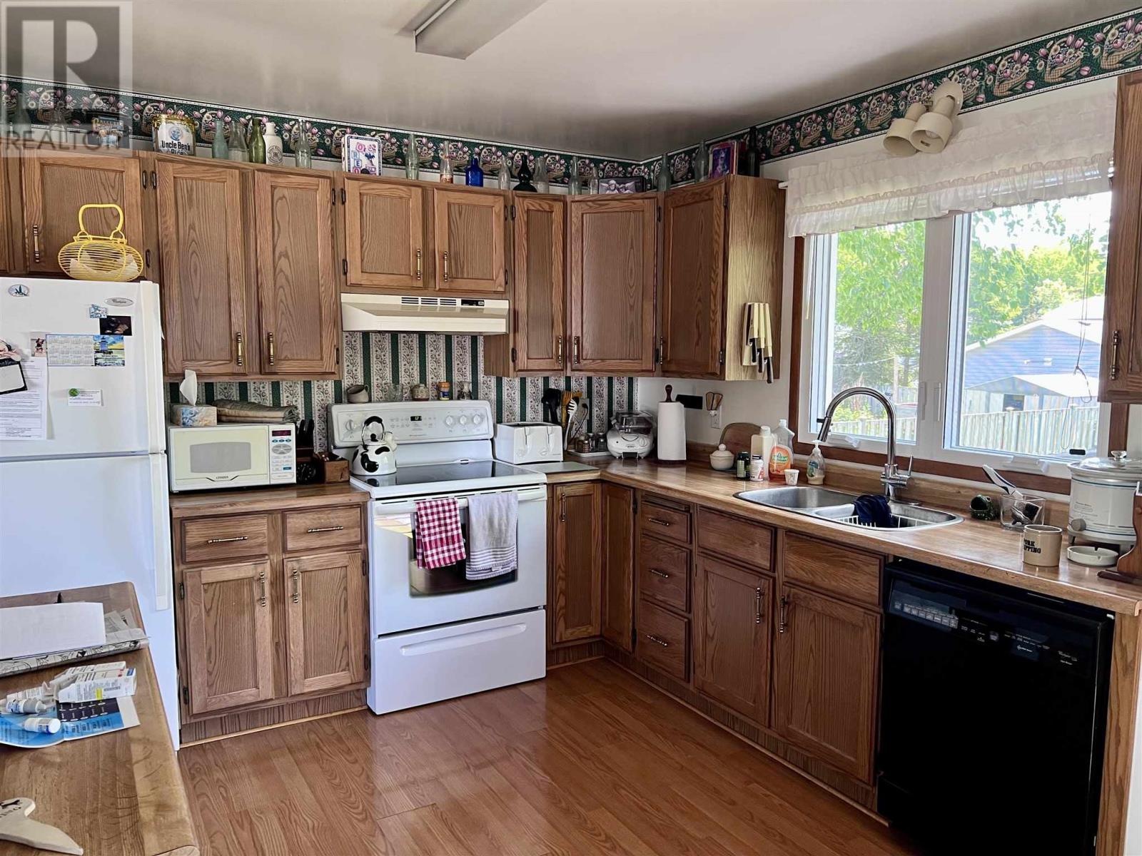 18 Graham Cres, Marathon, Ontario  P0T 2E0 - Photo 3 - TB251788