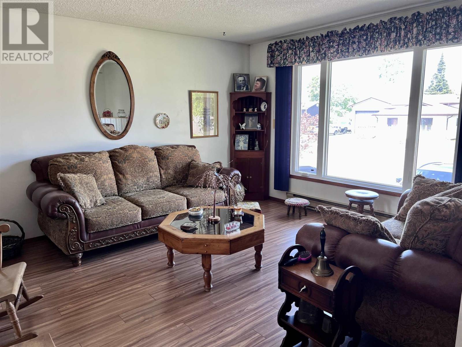 18 Graham Cres, Marathon, Ontario  P0T 2E0 - Photo 2 - TB251788