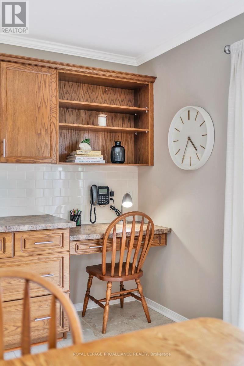 36 Oak Ridge Boulevard, Belleville, Ontario  K8N 5W1 - Photo 18 - X12434040