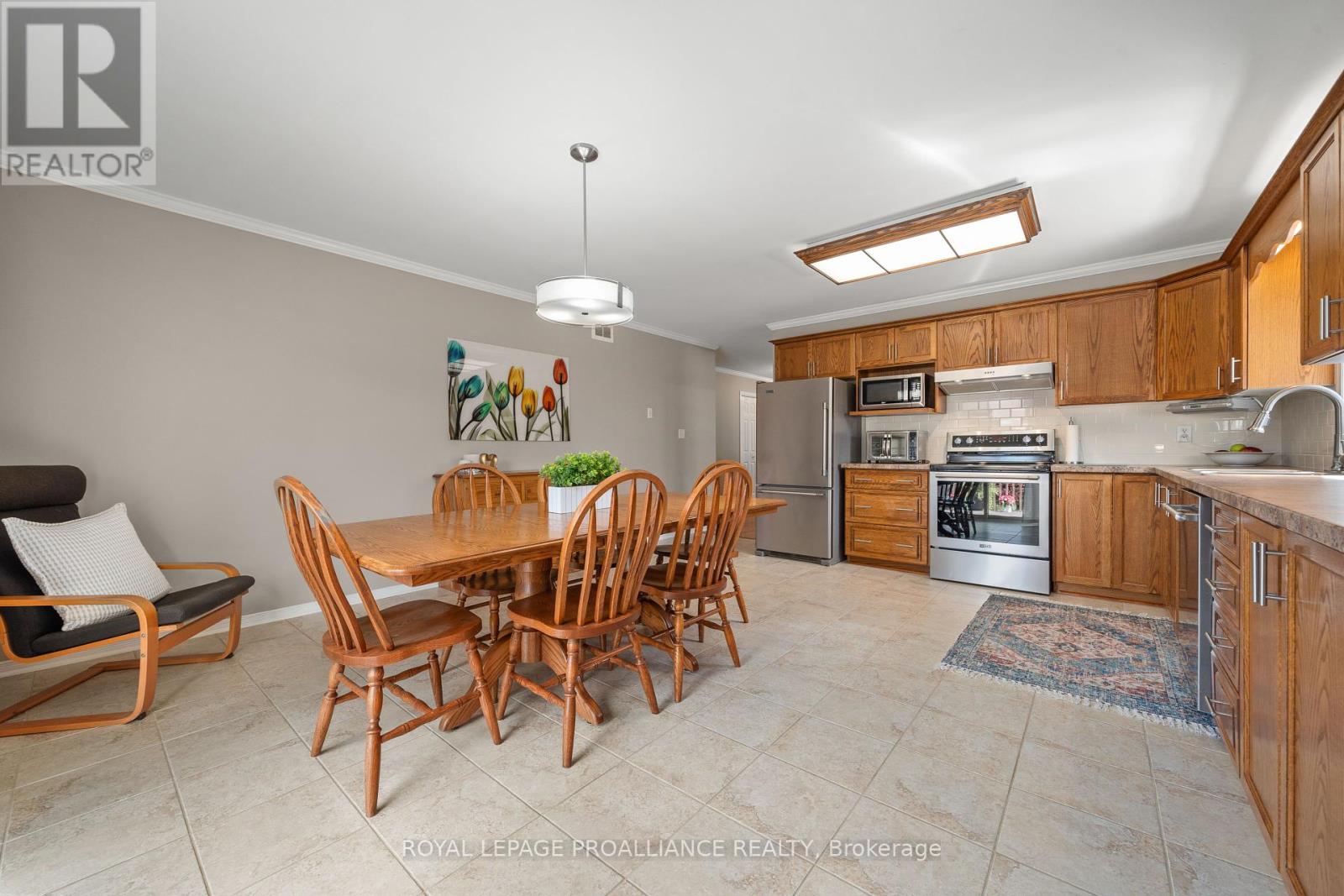 36 Oak Ridge Boulevard, Belleville, Ontario  K8N 5W1 - Photo 17 - X12434040