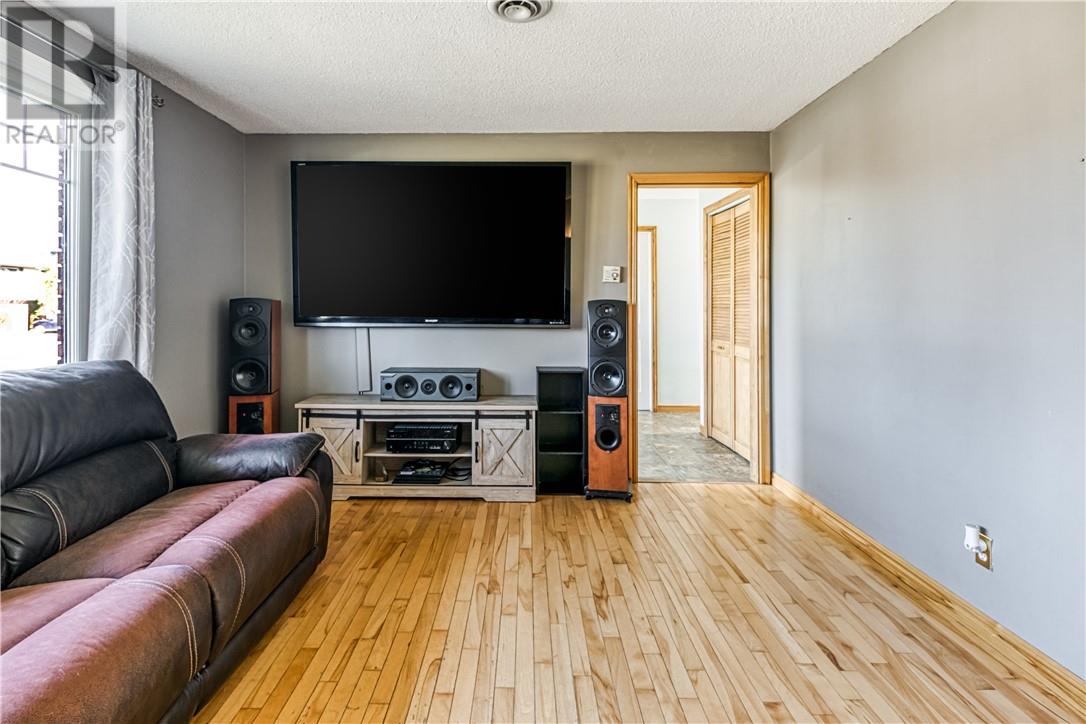 3810 Macmillan Drive, Val Caron, Ontario P3N 1N2 - Photo 13 - 2125433