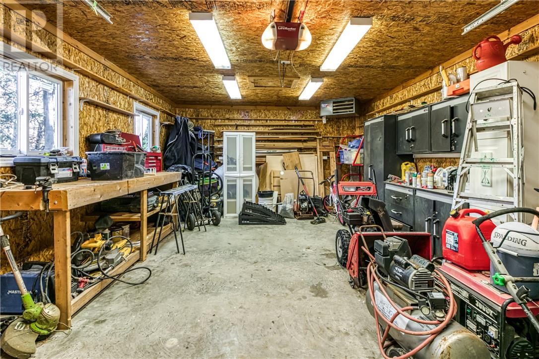 3810 Macmillan Drive, Val Caron, Ontario P3N 1N2 - Photo 39 - 2125433