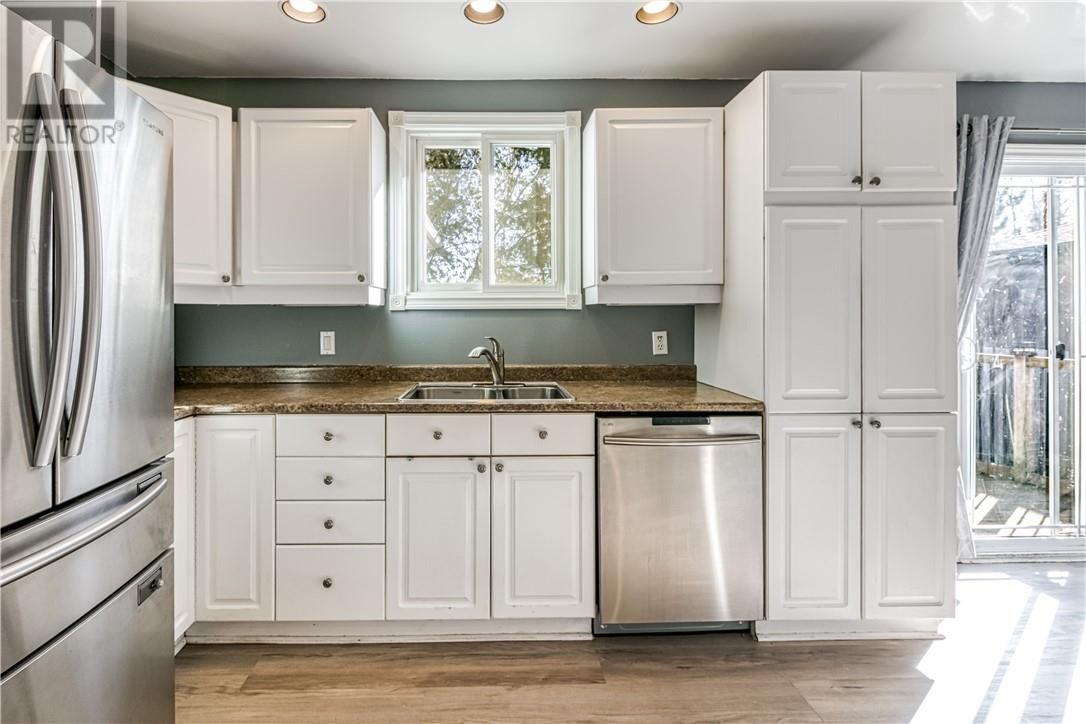 3810 Macmillan Drive, Val Caron, Ontario P3N 1N2 - Photo 6 - 2125433