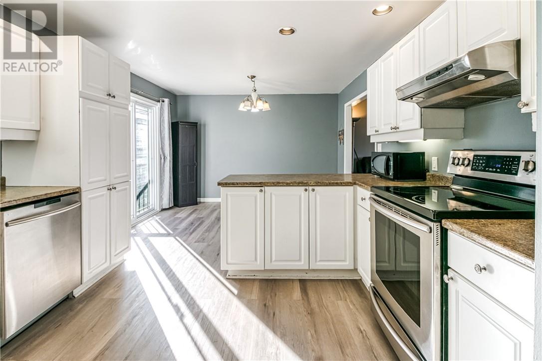 3810 Macmillan Drive, Val Caron, Ontario P3N 1N2 - Photo 7 - 2125433